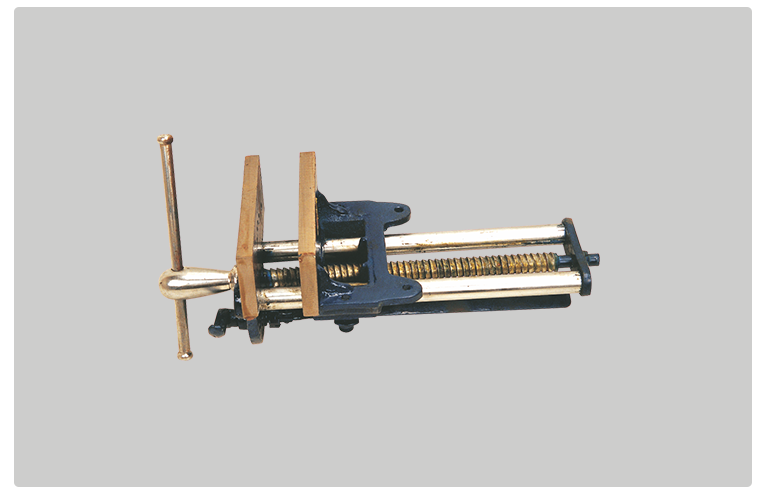 Buy Unique 7 Inch Quick Release Wood Workers Vice (9.3 Kg) from Industrybuying.com